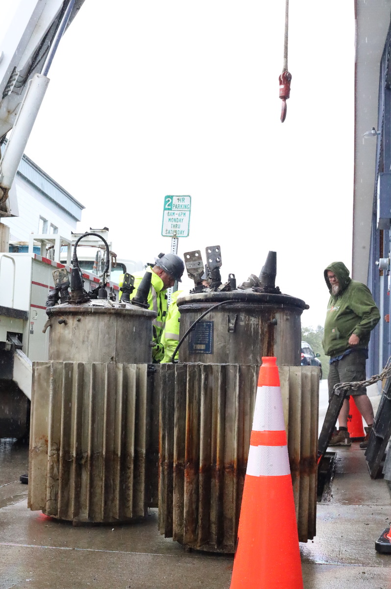 Transformer blows in downtown sidewalk vault, causes brief power outage